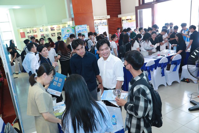 Gần 200 người Việt Nam vừa được Đài Loan (TQ) trao học bổng trong lĩnh vực then chốt của nền kinh tế - Ảnh 1.