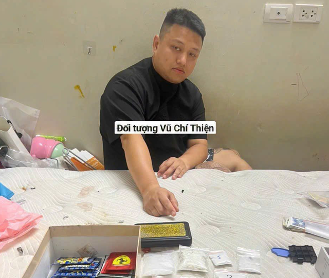 Bắt giữ Phan Đoàn Kiều Trúc 24 tuổi cùng một cô gái trẻ - Ảnh 1.