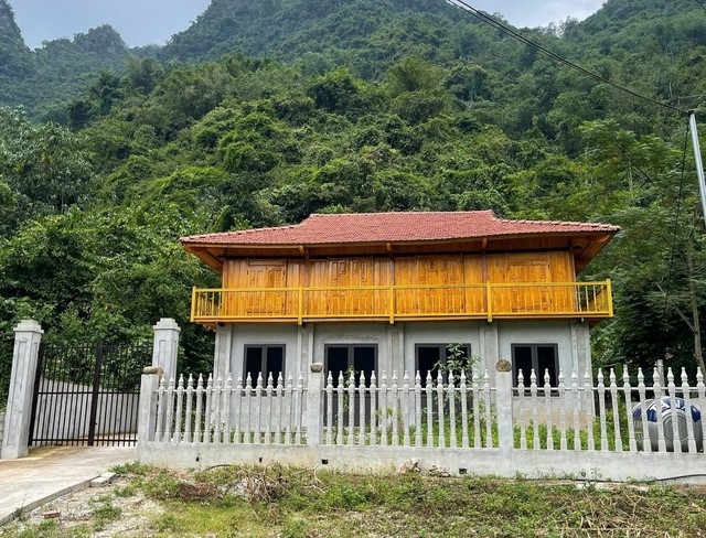 Công an điều tra loạt giao dịch chuyển khoản tổng 400 triệu đồng: Khởi tố Phạm Trang Nhung và 7 người khác - Ảnh 2.