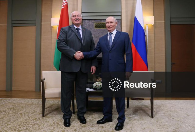 TST: Belarus chuẩn bị cho chiến tranh, những ph&aacute;t biểu cay đắng ở Moscow v&agrave; c&aacute;i "khoanh tay" của Kremlin - Ảnh 1.