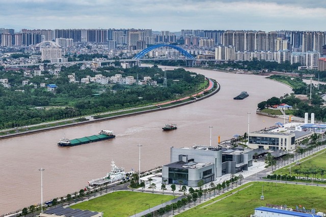 C&aacute;c doanh nghiệp ASEAN kỳ vọng K&ecirc;nh B&igrave;nh Lục sẽ mở ra thị trường Trung Quốc, nhưng cũng lo ngại l&agrave;n s&oacute;ng h&agrave;ng nhập khẩu - Ảnh 1.