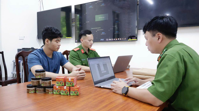 Bắt tạm giam Triệu Thị Thảo và 7 người khác liên quan đến số tiền bán hàng trị giá 244,5 triệu đồng - Ảnh 1.