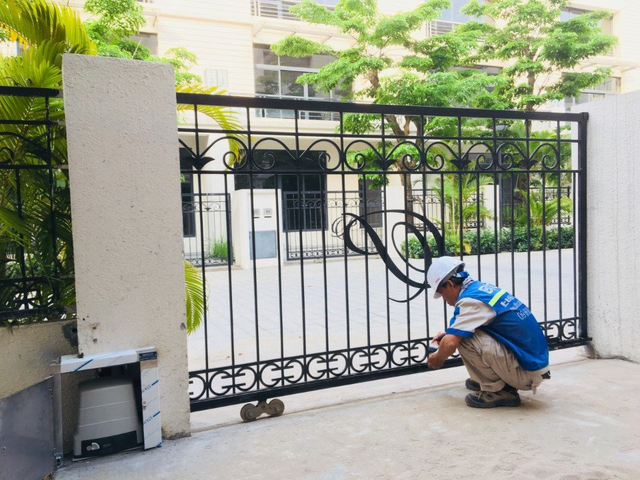 Lời khuyên cho các gia đình đang sử dụng cổng trượt - Ảnh 2.