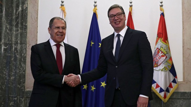 Ông Vučić rời ghế Tổng thống sau buổi trao đổi với ông Putin: Cuộc gọi sát giờ G và “kịch bản Armenia” - Ảnh 2.