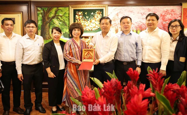 Ông Trần Đình Long, bà Thái Hương vừa trực tiếp làm việc tỉnh duy nhất của VN có tên viết "sai" chính tả - Ảnh 3.