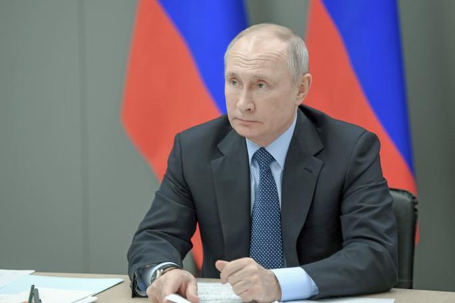 Nga tuyên bố vây 2.000 quân Ukraine ở Kharkiv - Quan chức Anh họp kín, ông Putin đáp lại bằng "bí mật quân sự" gây xôn xao - Ảnh 3.