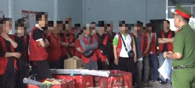 Công an kiểm tra đột xuất - Ảnh 1.