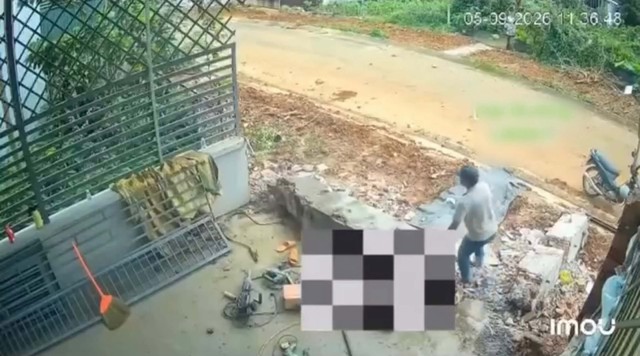 Đau xót người đàn ông bị trụ bê tông đè tử vong khi đang phá dỡ cổng nhà, danh tính nạn nhân - Ảnh 1.