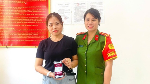 Công an xác minh giao dịch chuyển tiền 300 triệu đồng vào tài khoản của một giáo viên tiểu học - Ảnh 1.