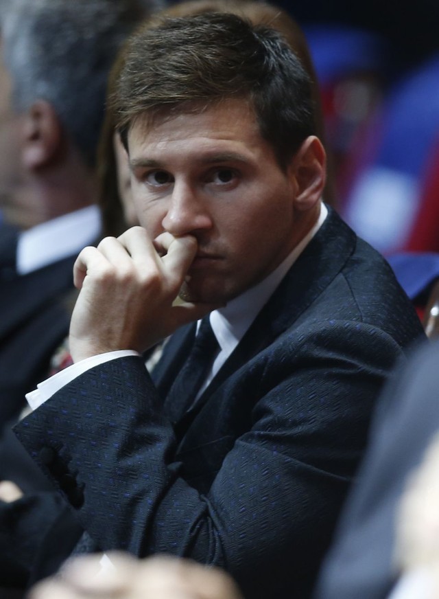  	Messi ra tòa vì cáo buộc trốn thuế
