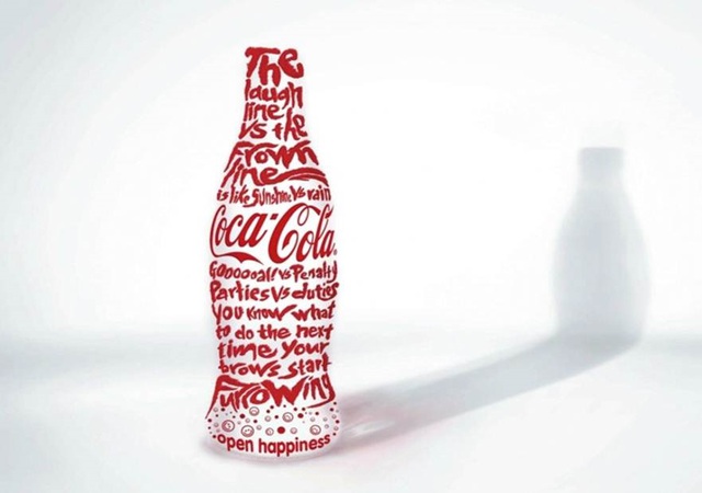 
	Với hình thức Typography, teen có thể biến tấu chữ cái thành hình chai Coca-Cola ấn tượng