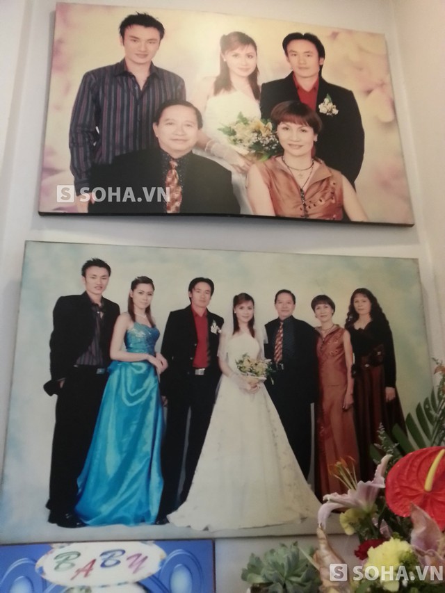 
	Những bức ảnh cưới của vợ chồng Lưu Thiên Hương được bầy trang trọng tại phòng khách