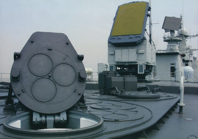 	Tàu khu trục tên lửa Type 051C mang số hiệu 116 và hệ thống S-300FM được trang bị trên tàu