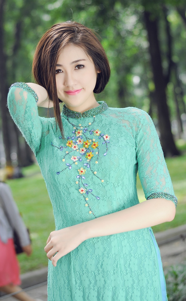 
	Photo: Tiến Hưng; Stylist : Tân Đà Lạt; Makeup: Phúc Nghĩa; Trang phục : nhà thiết kế Thuận Việt.