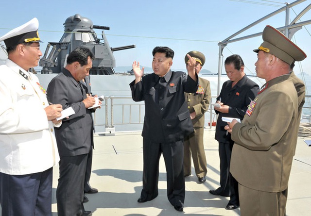 Nhà lãnh đạo Triều Tiên Kim Jong-un vừa có chuyến thị sát một loạt chiếm hạm mới sản xuất và tuyên bố củng cố lực lượng hải quân, sau khi lên án mạnh mẽ một cuộc tập trận chung của Mỹ và các đồng minh.