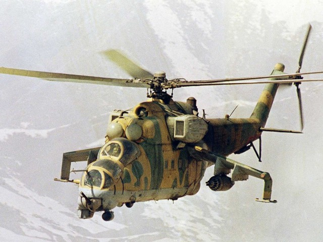 Rotor của Mi-24 có tới 5 cánh quạt giúp nó chở được nhiều hơn và tạo ít tiếng ồn hơn khi bay.