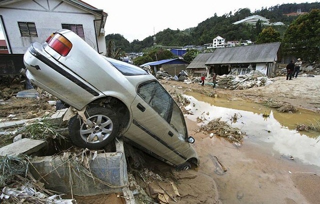 Khung cảnh hoang tàn sau khi lũ quét và sạt lở đất xảy ra tại Cao nguyên Cameron, Malaysia.