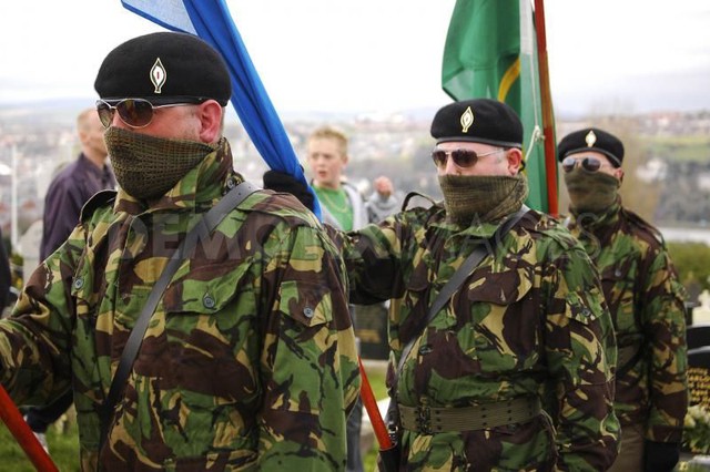  	Sau bao năm đấu tranh dai dẳng, IRA đã chịu thương thuyết.