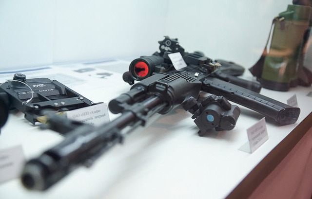 Xem dàn vũ khí Nga phô diễn bắn đạn thật tại triển lãm RAE-2013.