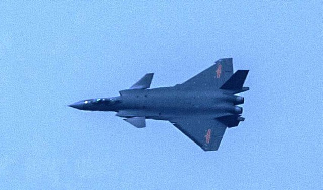 J-20 thử nghiệm trên Liêu Ninh: Truyền thông TQ lừa dư luận trắng trợn