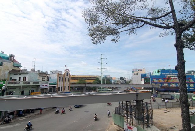 Cận cảnh các cây cầu sắp hoàn thành ở Sài Gòn