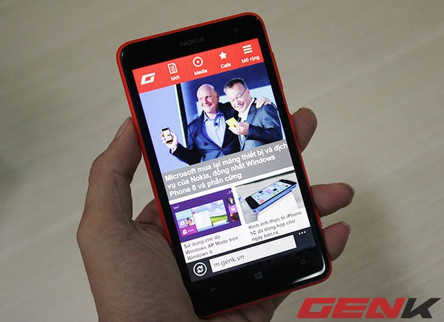 Cận cảnh Nokia Lumia 625: Smartphone khổng lồ có mặt tại Việt Nam