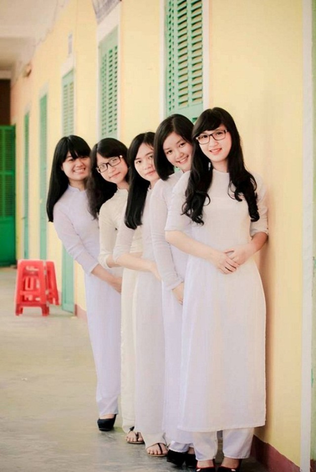  	Học tập trong môi trường giáo dục chất lượng tốt tại Đà Nẵng, các bạn gái trường THPT Phan Châu Trinh thường gây ấn tượng với người khác với khả năng giao tiếp tốt cùng ngoại hình xinh xắn.
