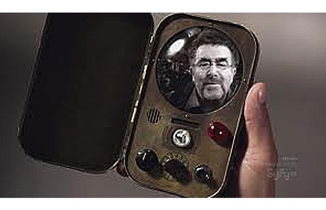 Những chiếc điện thoại nổi tiếng nhất trong các bộ phim bom tấn