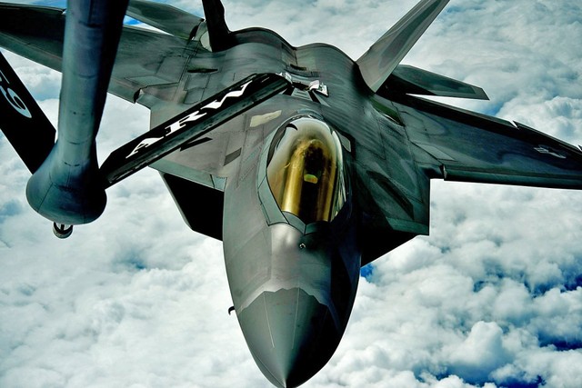 F-22 Raptor - Người hùng chỉ để làm cảnh