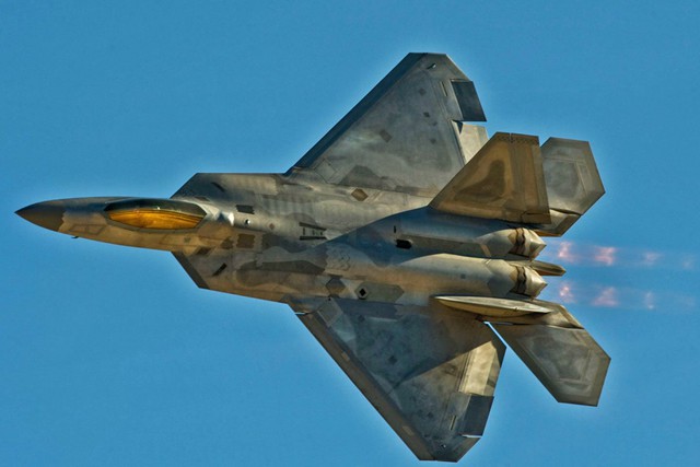 F-22 Raptor - Người hùng chỉ để làm cảnh