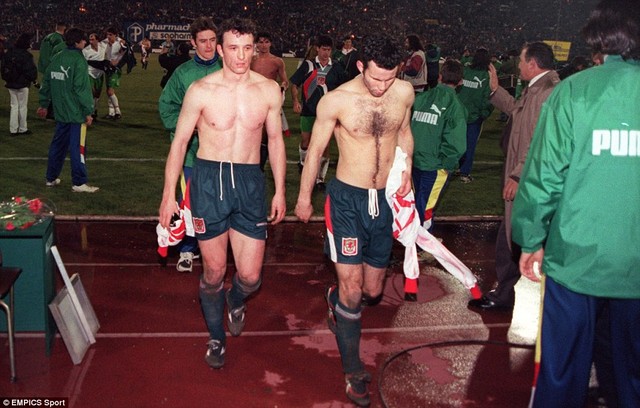
	Rất thành công ở Man United nhưng Ryan Giggs thường xuyên phải nhận lấy nỗi buồn trong máu áo ĐT xứ Wales. Thất bại 1-3 trên đất Bulgaria ngày 29/3/1995, vòng loại Euro 96