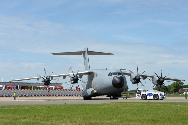 Máy bay vận tải quân sự A400M do hãng Airbus Military nghiên cứu phát triển ngay từ những năm 1980 để thay thế cho các loại máy bay C-130 và C-160.