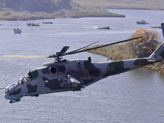 Mi-24 được trang bị hai động cơ Isotov TV3-117 mạnh mẽ, với mỗi chiếc có công suất 2.200 mã lực.