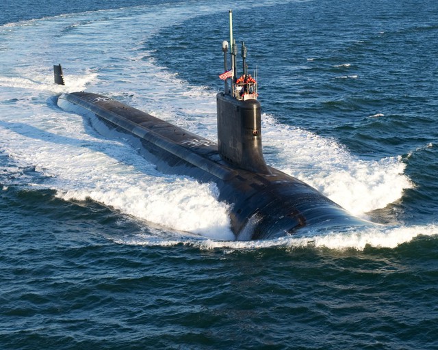 Tàu ngầm lớp Virginia có thể di chuyển với tốc độ 40 km/giờ, trong khi tàu ngầm lớp Ohio chỉ có thể đạt vận tốc tối đa 32 km/giờ.