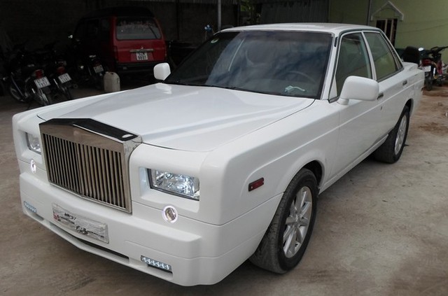 Xem mặt Rolls-Royce Phantom giá 300 triệu ở Sài Gòn