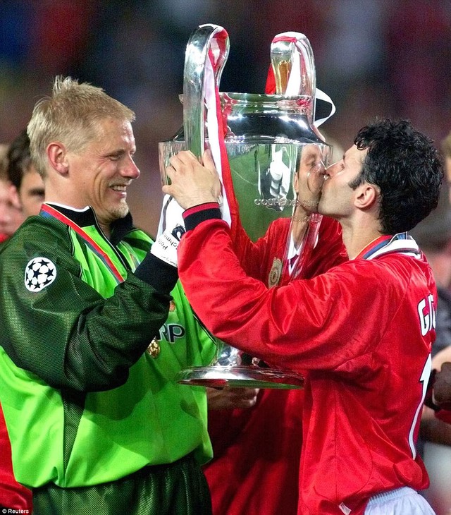 
	Chiến thắng trước Bayern Munich trong trận chung kết Champions League đã giúp Ryan Giggs và các đồng đội hoàn tất cú ăn ba lịch sử