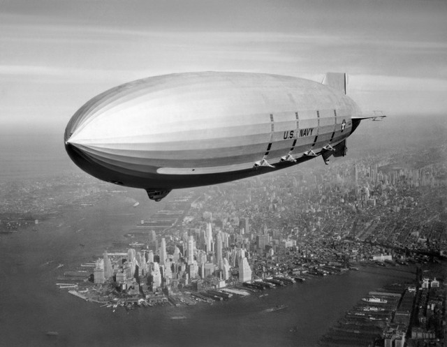 Khinh khí cầu đầu tiên của Hải quân Mỹ, USS Macon đã ttham gia sứ mệnh do thám từ 1933-1935.