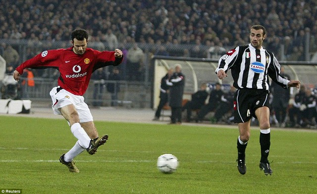 
	Ryan Giggs lập được cú đúp trong trận thắng Juventus 3-0 tại Champions League 2002/2003