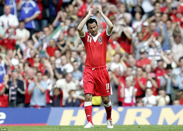 
	Ryan Giggs chia tay với ĐT xứ Wales sau 64 lần ra sân trong trận hòa 0-0 với CH Séc trên SVĐ Thiên niên kỷ 6/2007