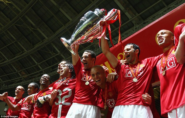 
	Ăn mừng chiến thắng tại Champions League vào năm 2008