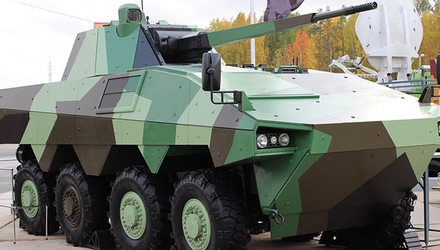 Siêu xe bọc thép chở quân BTR Boomerang được giới thiệu tại triển lãm RAE-2013.