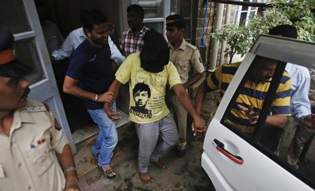 Cảnh sát bắt giữ một nghi phạm liên quan tới vụ hiếp dâm tập thể một nữ phóng viên ảnh ở Mumbai, Ấn Độ.