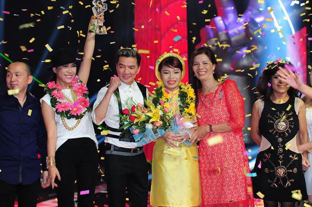  	Hình ảnh Thảo My đăng quang trong đêm chung kết The Voice Việt 2013