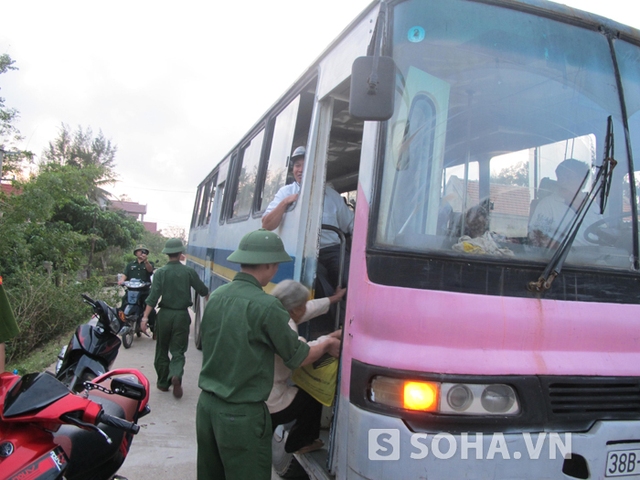 Người dân miền Trung quay cuồng chuẩn bị ứng phó với siêu bão