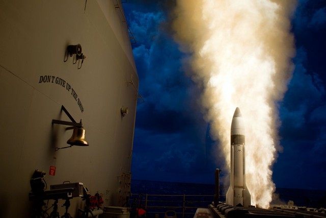 Tên lửa đánh chặn SM-3 Block 1B được phóng từ tàu tuần dương của Hải quân Mỹ trong một cuộc thử nghiệm.