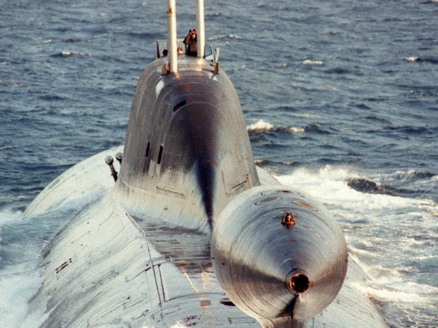 Những tàu ngầm lớp Akula có thể di chuyển nhanh hơn và lặn sâu hơn tàu ngầm lớp Virginia. Nhưng ngư lôi trên tàu ngầm Mỹ tấn công xa gấp 3 lần ngư lôi trên tàu ngầm Nga.