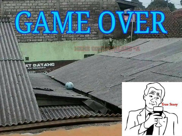 	Khi bóng lên mái nhà, trò chơi kết thúc