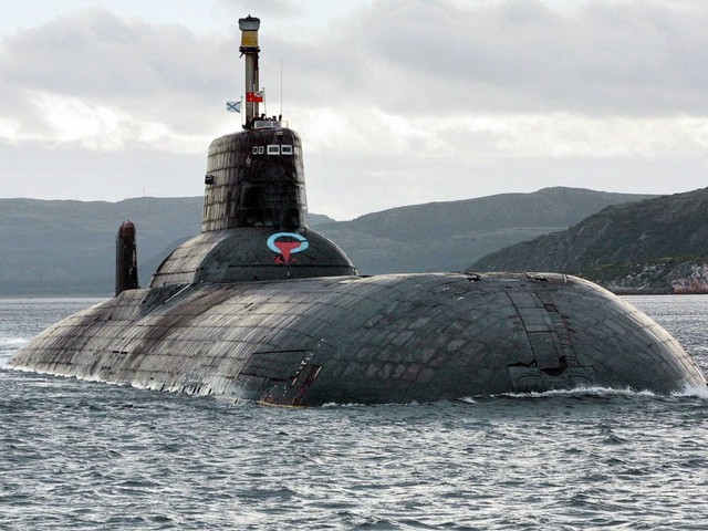 Đối thủ lớn nhất của tàu ngầm Virginia là tàu ngầm lớp Akula của Nga.