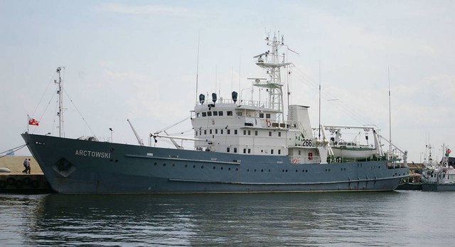 Tàu nghiên cứu biển Arctowski  của Hải quân Ba Lan.
