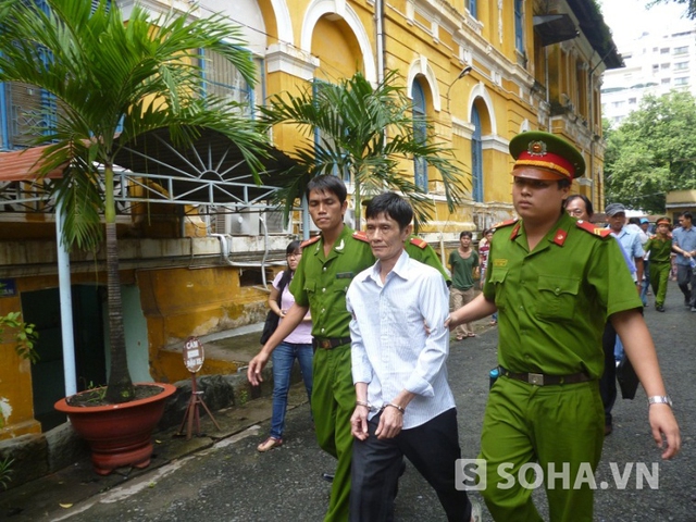 Chỉ vì tranh giành khách mà hai bác xe ôm ẩu đả làm 1 người chết, 1 người phải chịu án 15 năm tù